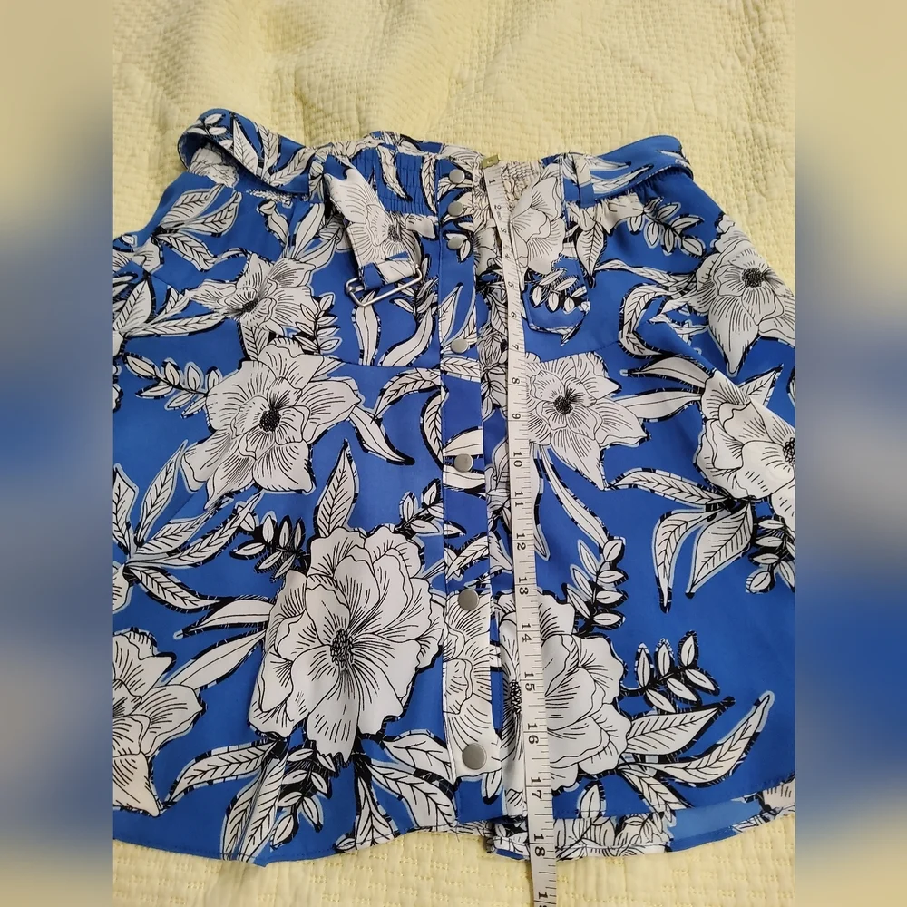 Lovers + Friends Belted Fountain Skirt in Riviera Floral Mini Skitr Size M